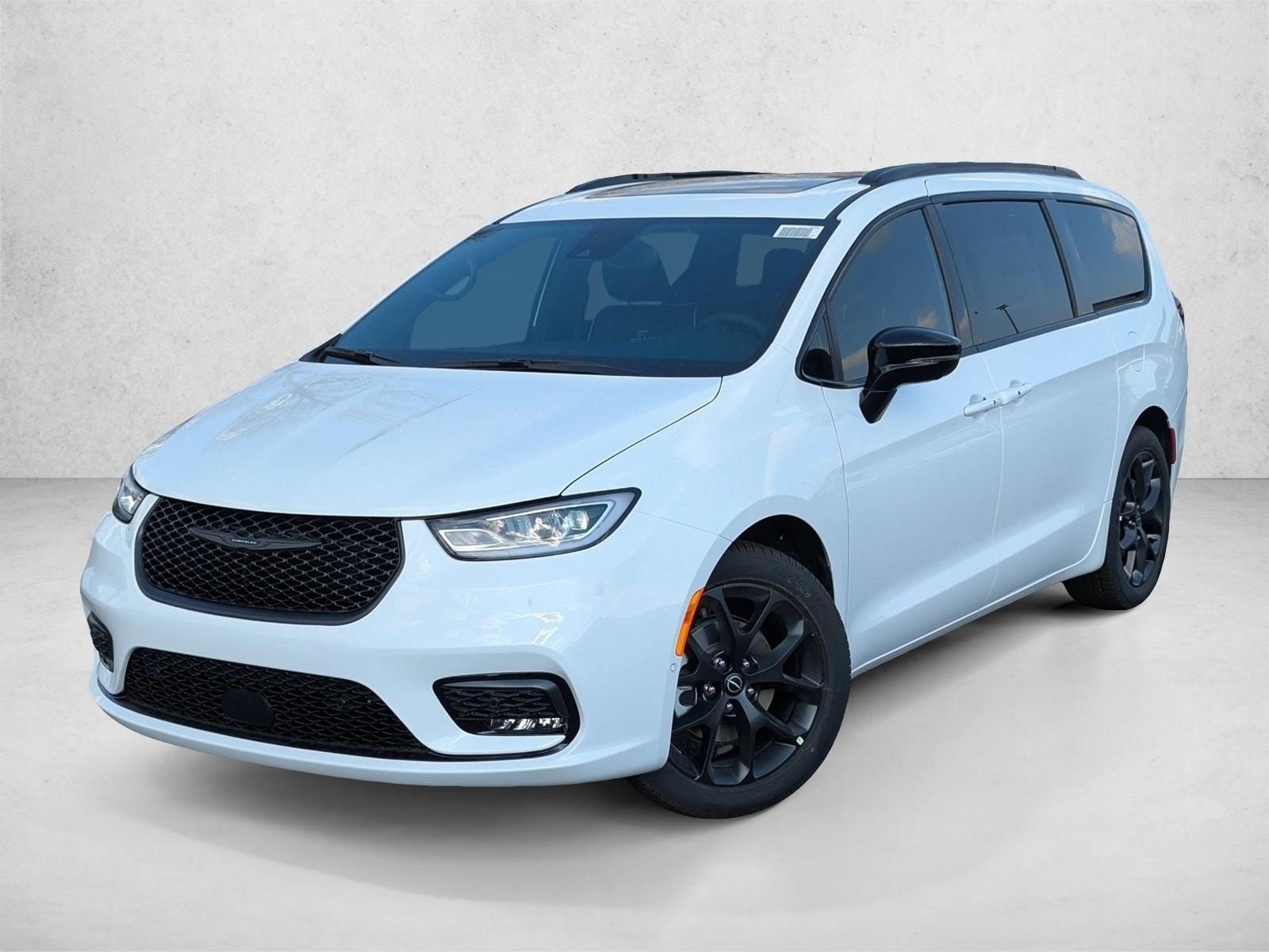 2026 Chrysler Pacifica Limited's photo