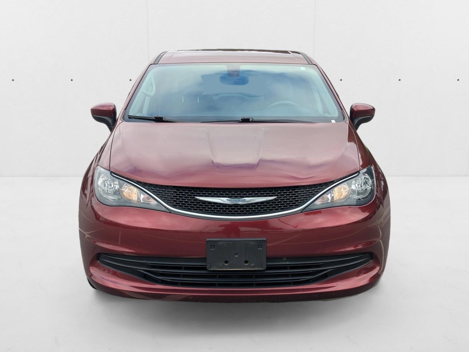 2017 Chrysler Pacifica Touring photo 2