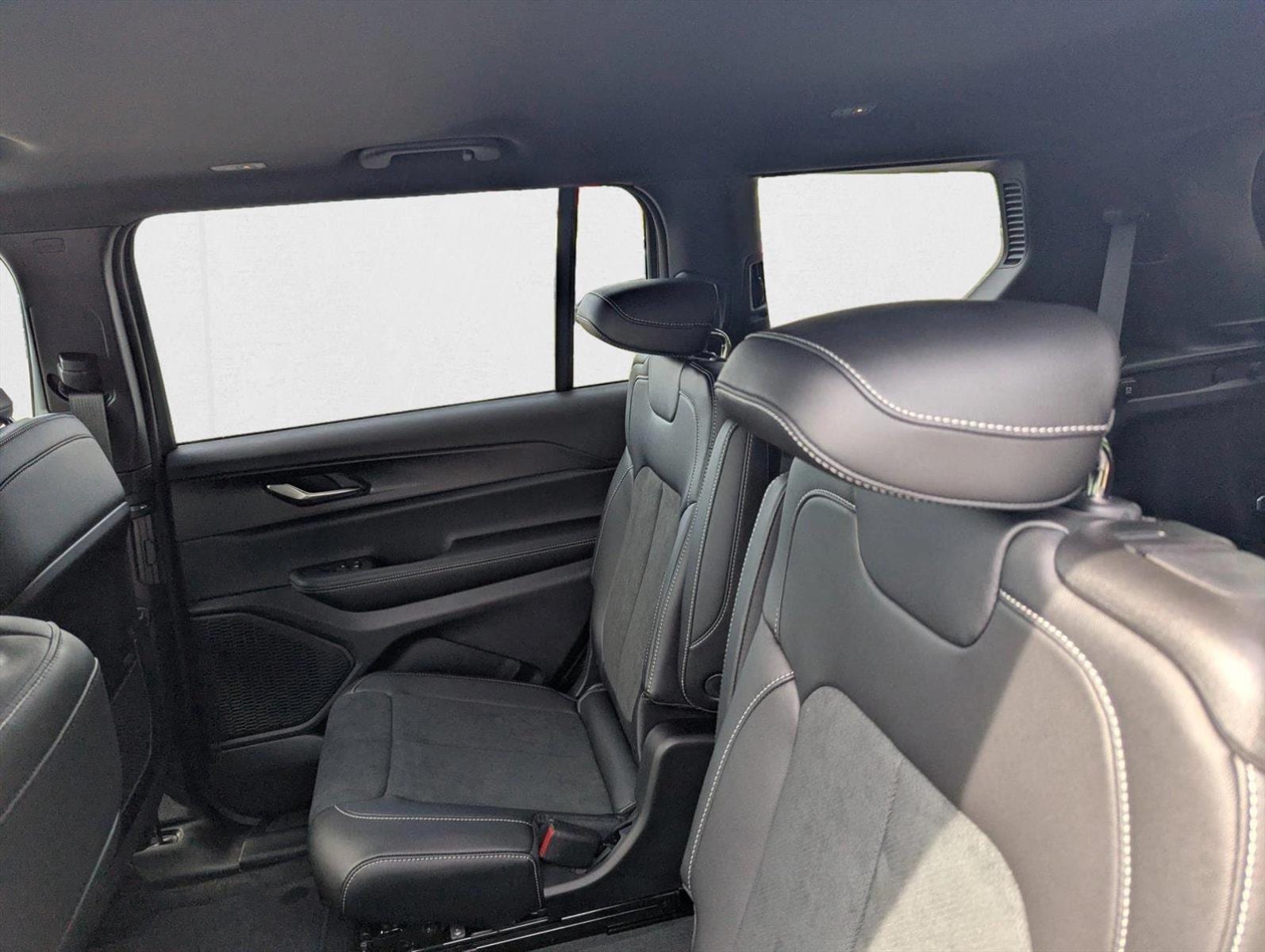 2025 Jeep Grand Cherokee L Altitude - Photo 20