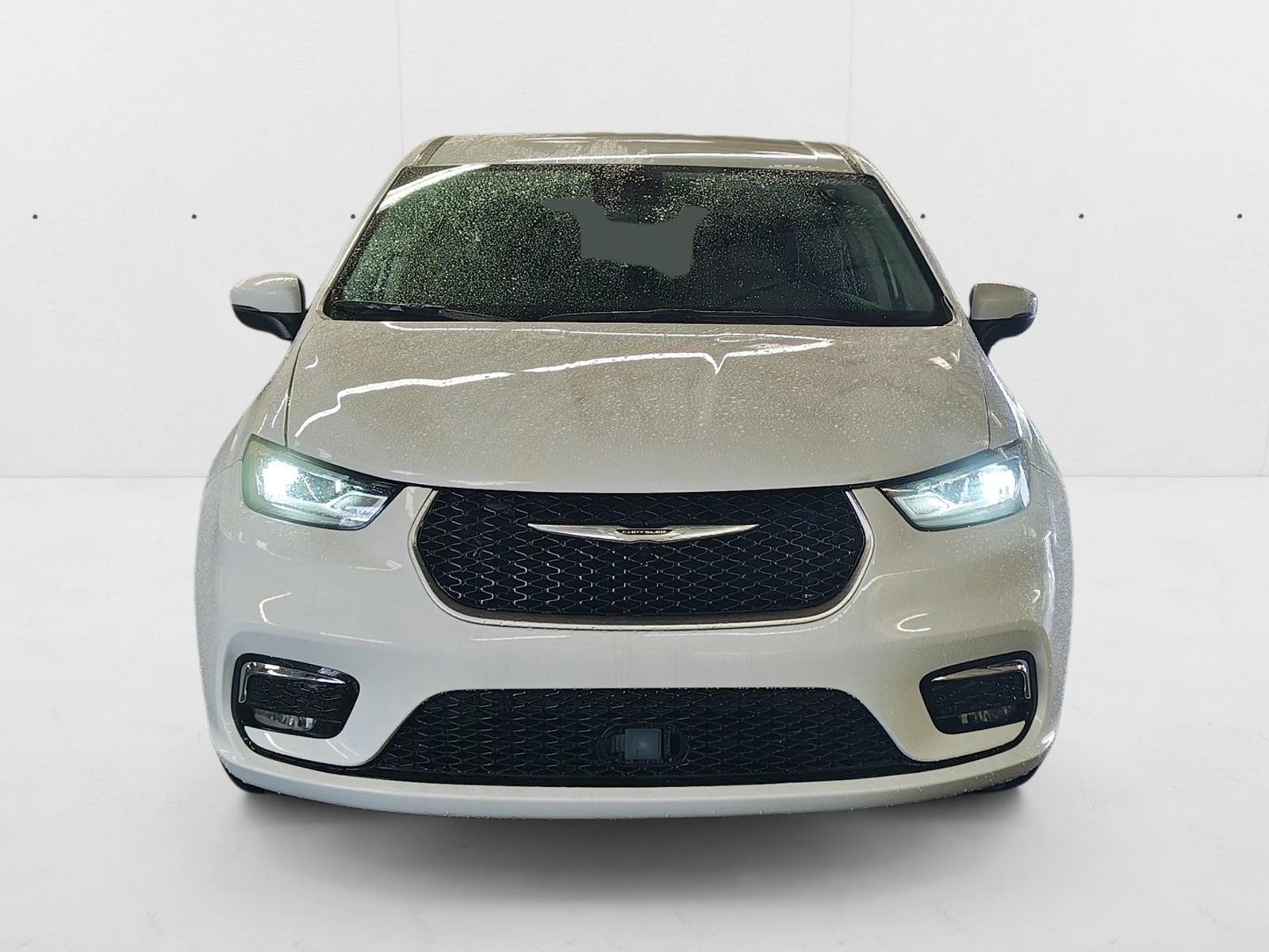 2023 Chrysler Pacifica Hybrid Touring L photo 2