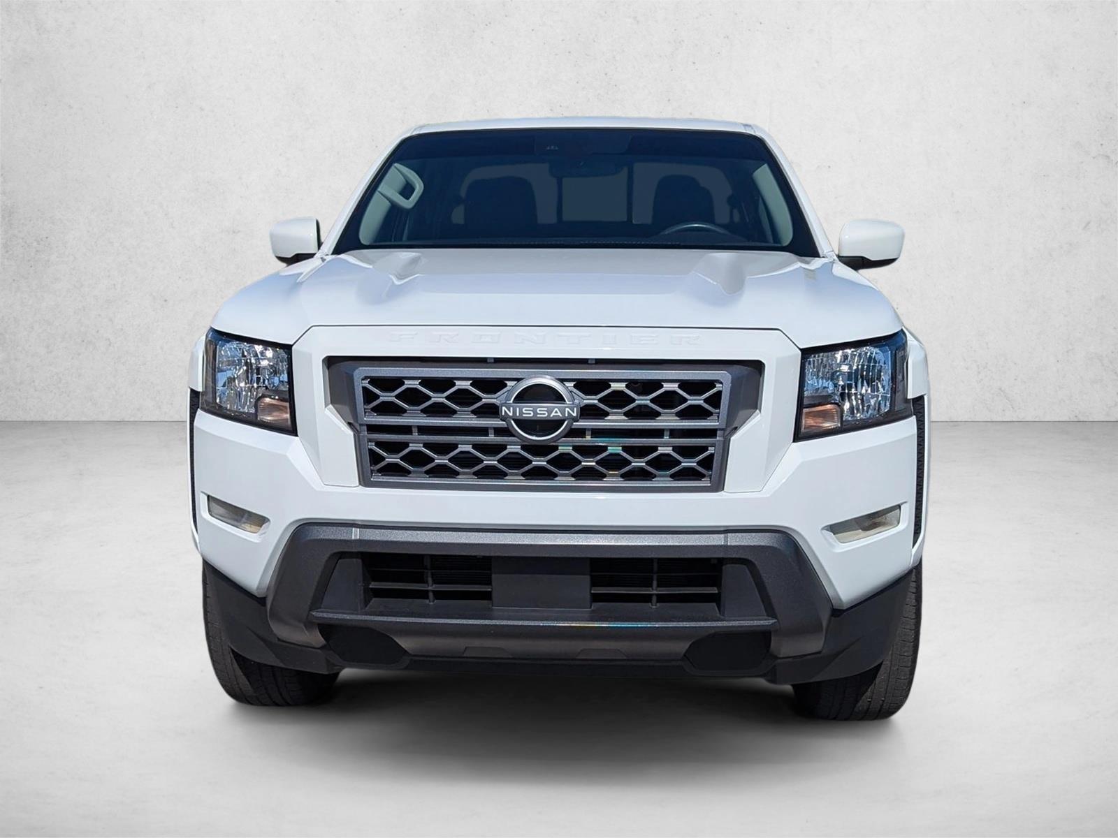 2023 Nissan Frontier SV Crew Cab photo 2