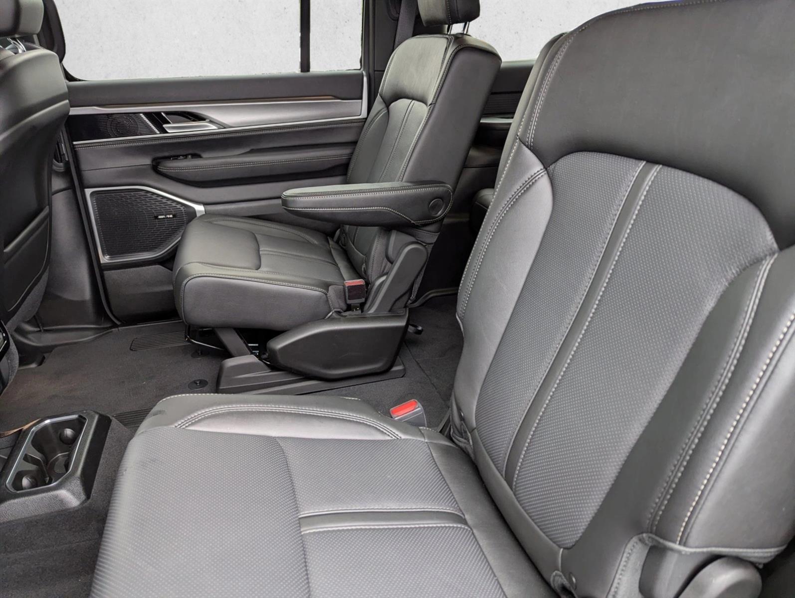 2025 Jeep Wagoneer Series II - Photo 23