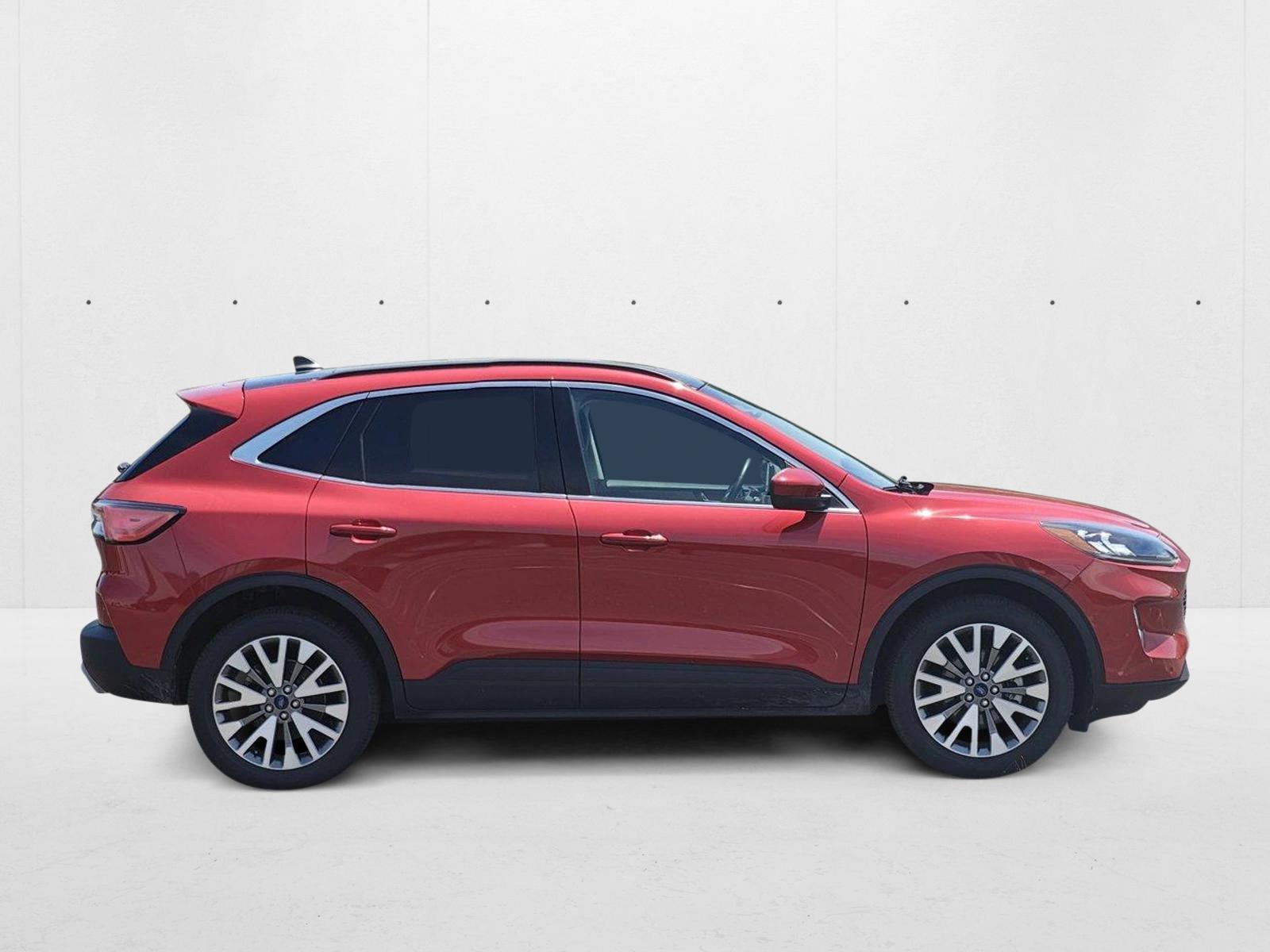 2022 Ford Escape Titanium Sport photo 4