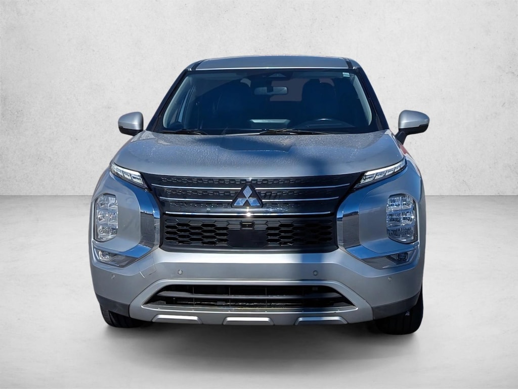 Used 2023 Mitsubishi Outlander SE Sport Utility