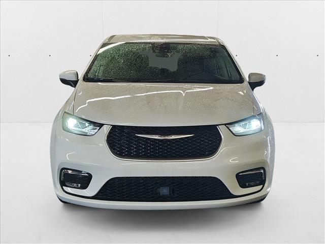 2023 Chrysler Pacifica Hybrid Touring L photo 2