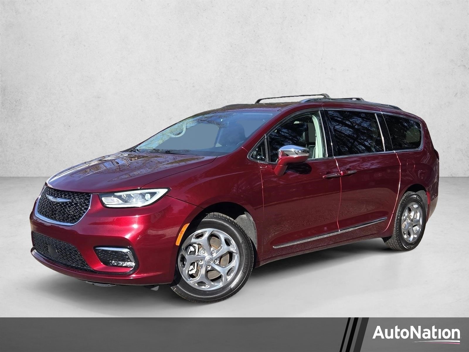 2021 Chrysler Pacifica Limited's photo
