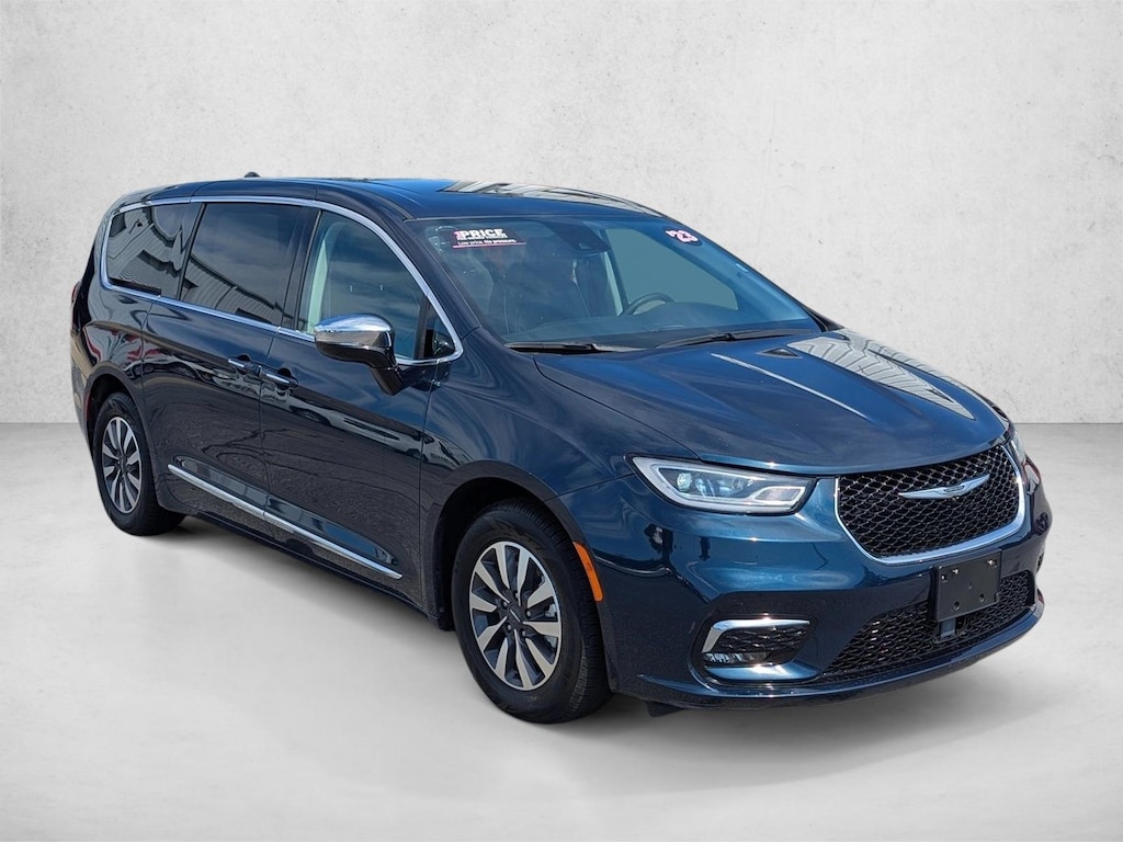 Used 2023 Chrysler Pacifica Hybrid Limited Mini-van Passenger
