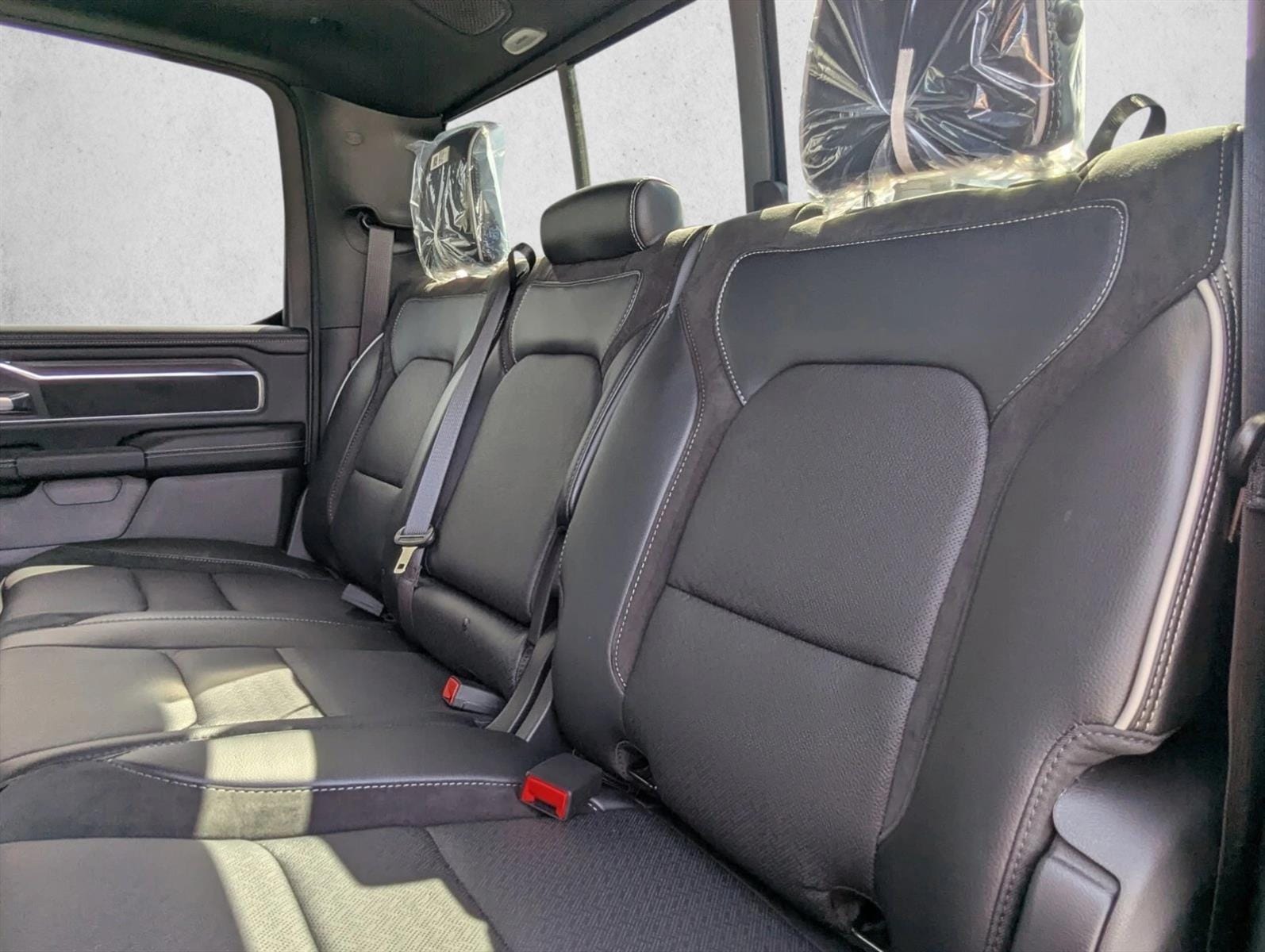 2026 RAM 1500 Laramie - Photo 25