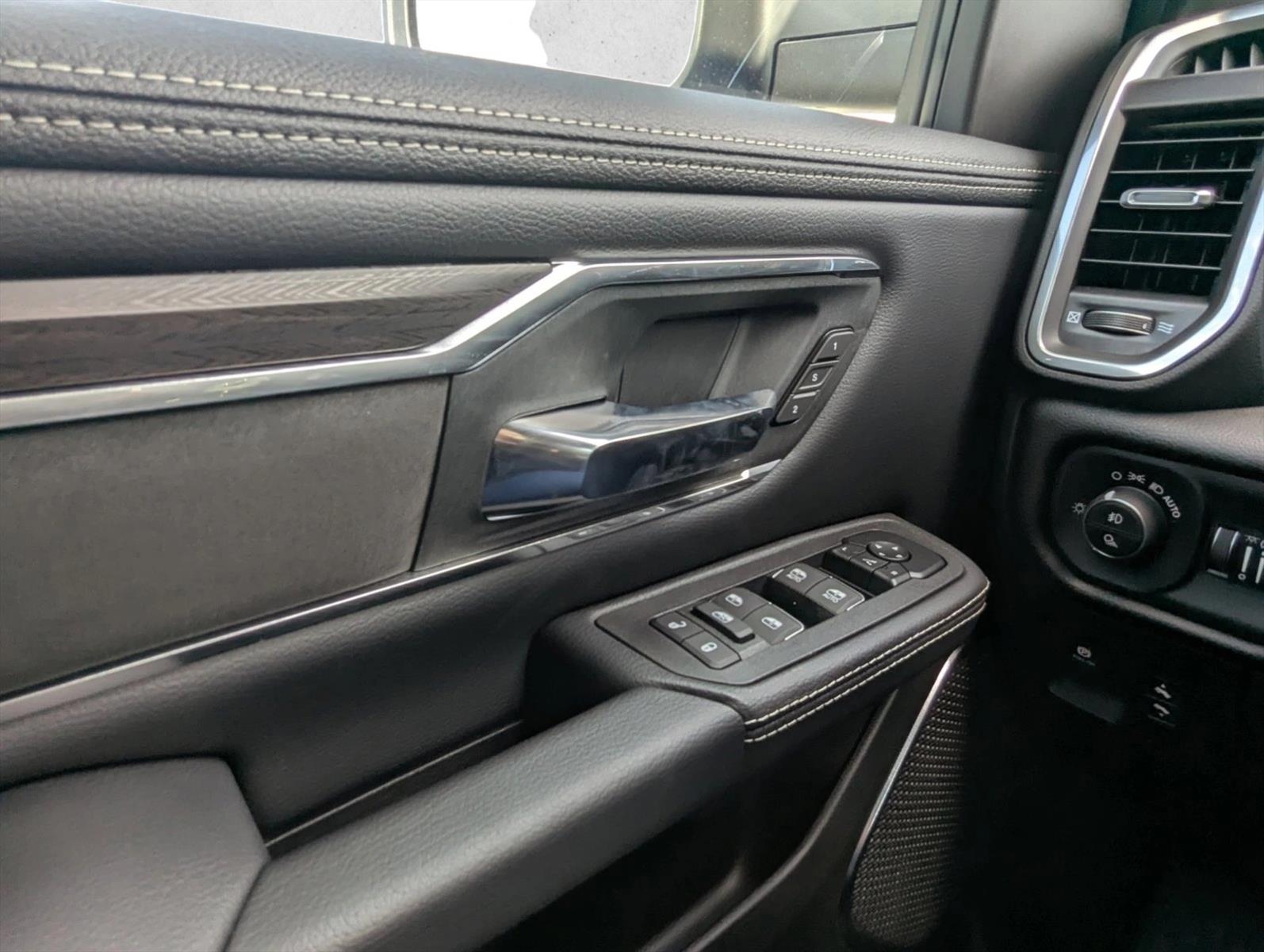 2026 RAM 1500 Laramie - Photo 9