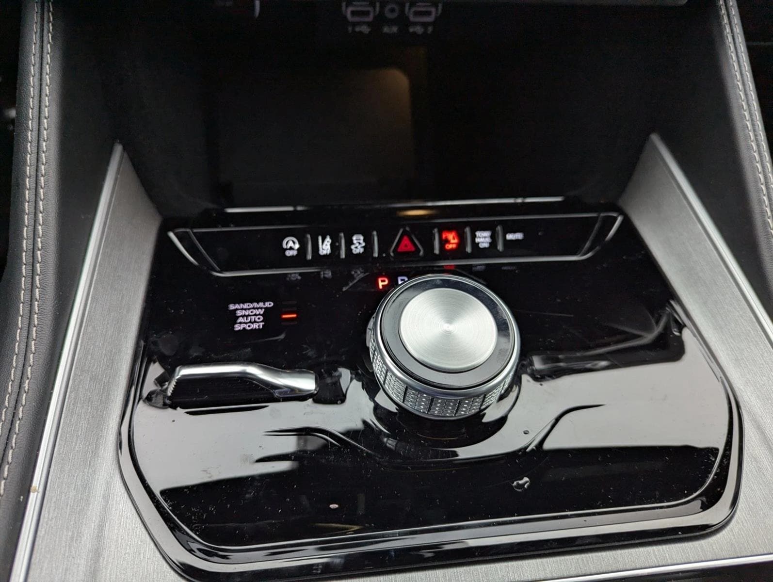 2025 Jeep Wagoneer Series II - Photo 17