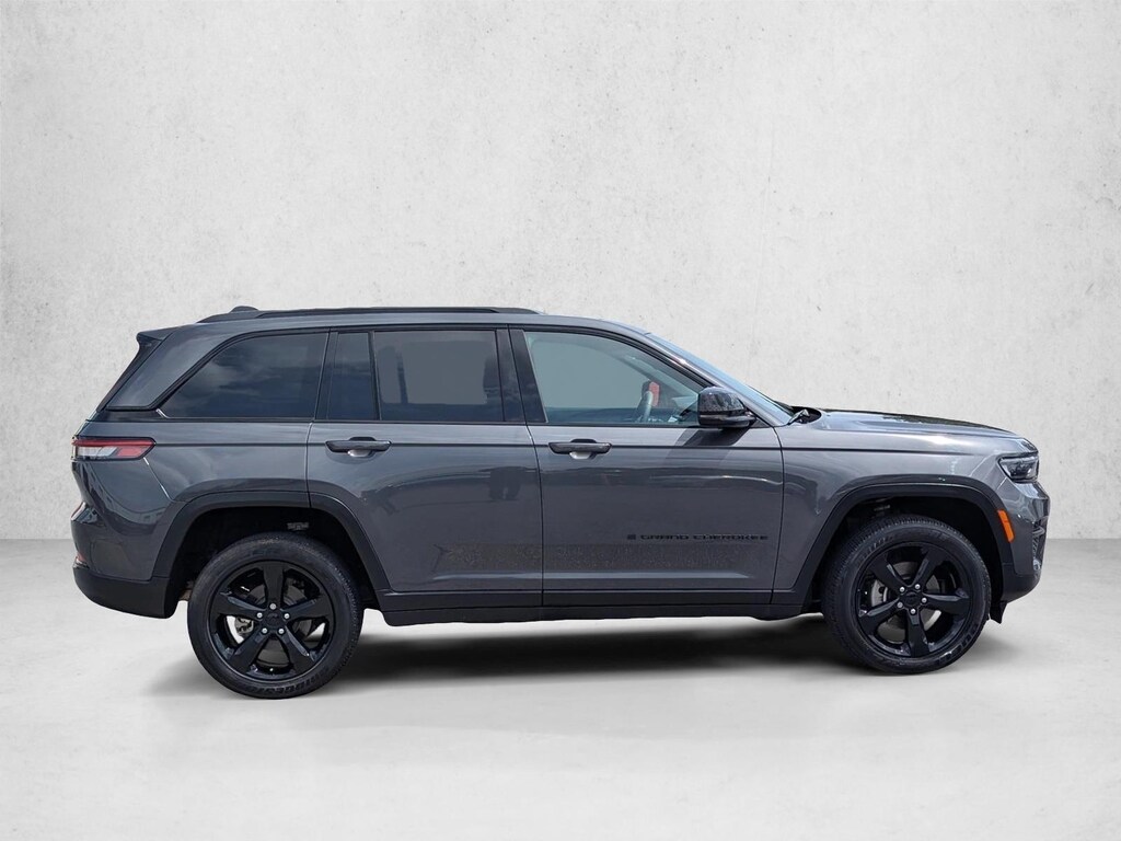 Used 2023 Jeep Grand Cherokee Altitude X Sport Utility
