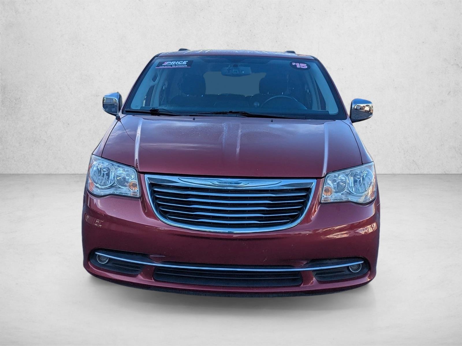 2015 Chrysler Town & Country Limited photo 2