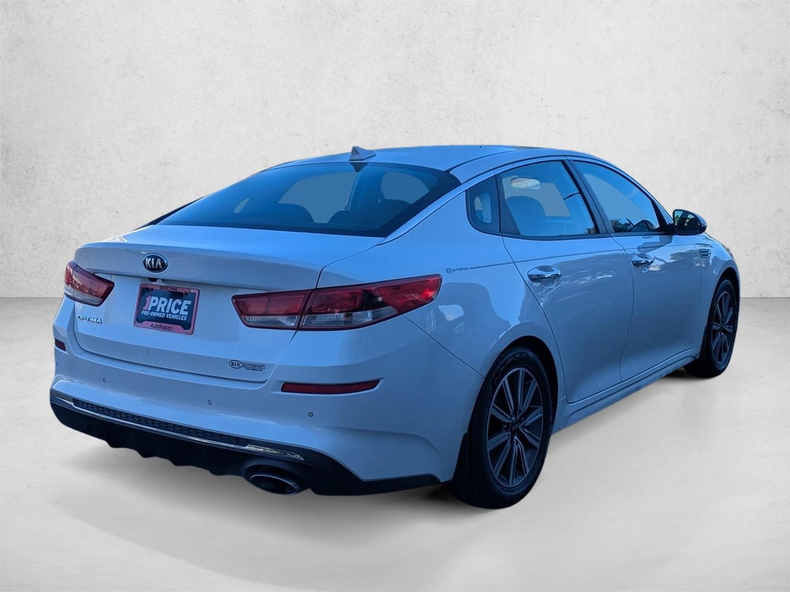 2019 Kia Optima LX photo 4