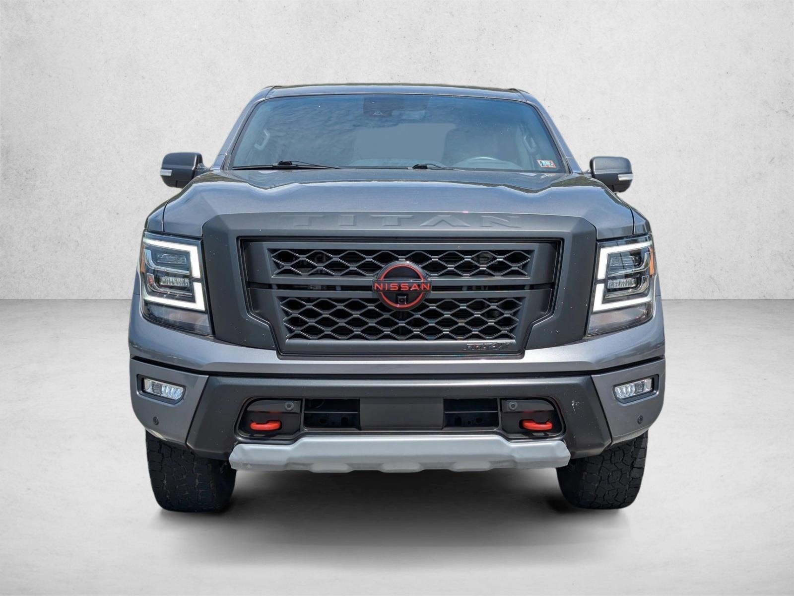 2023 Nissan Titan PRO-4X Crew Cab photo 2