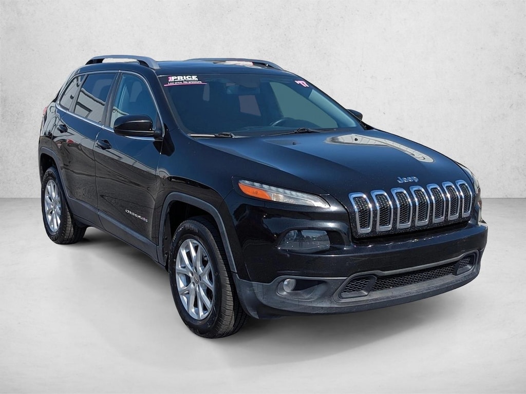 Used 2017 Jeep Cherokee Latitude Sport Utility