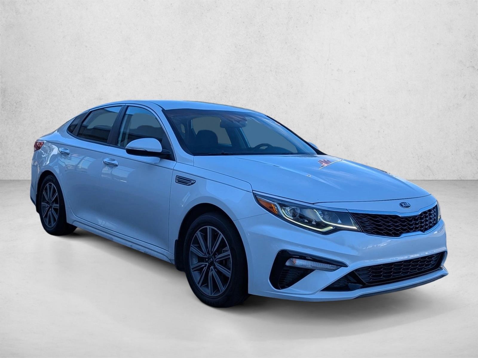 2019 Kia Optima LX photo 3