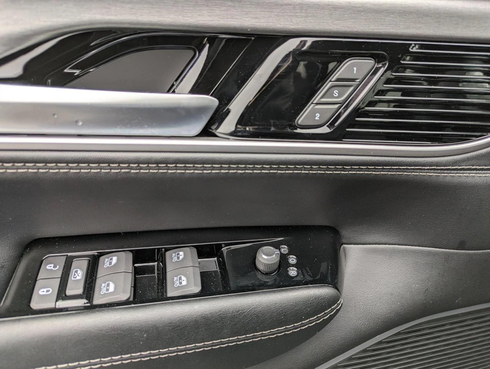 2025 Jeep Wagoneer Series II - Photo 7