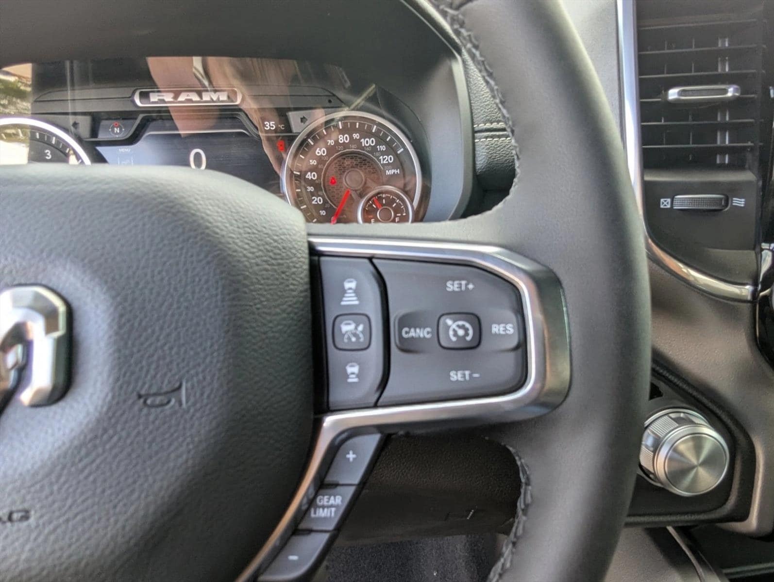 2026 RAM 1500 Laramie - Photo 14