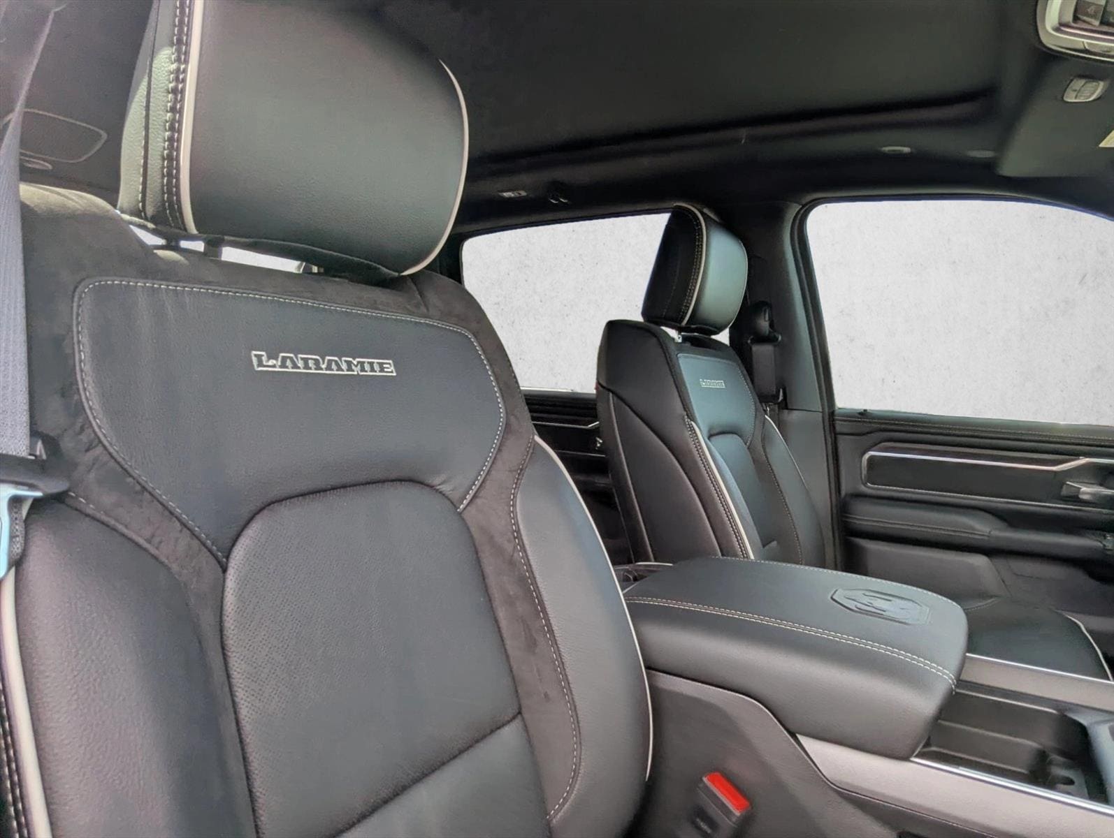 2026 RAM 1500 Laramie - Photo 30