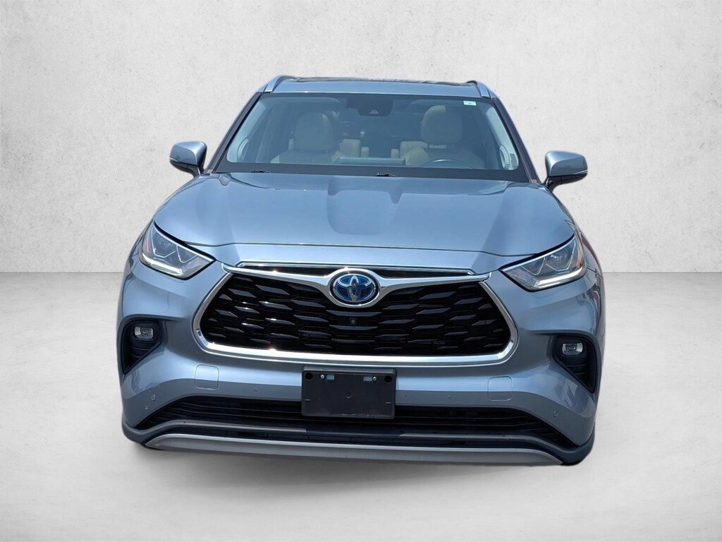 Used 2022 Toyota Highlander Hybrid Platinum Sport Utility