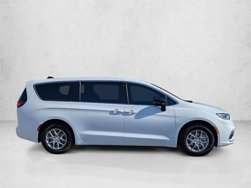 New 2026 Chrysler Pacifica Select Van Passenger Van