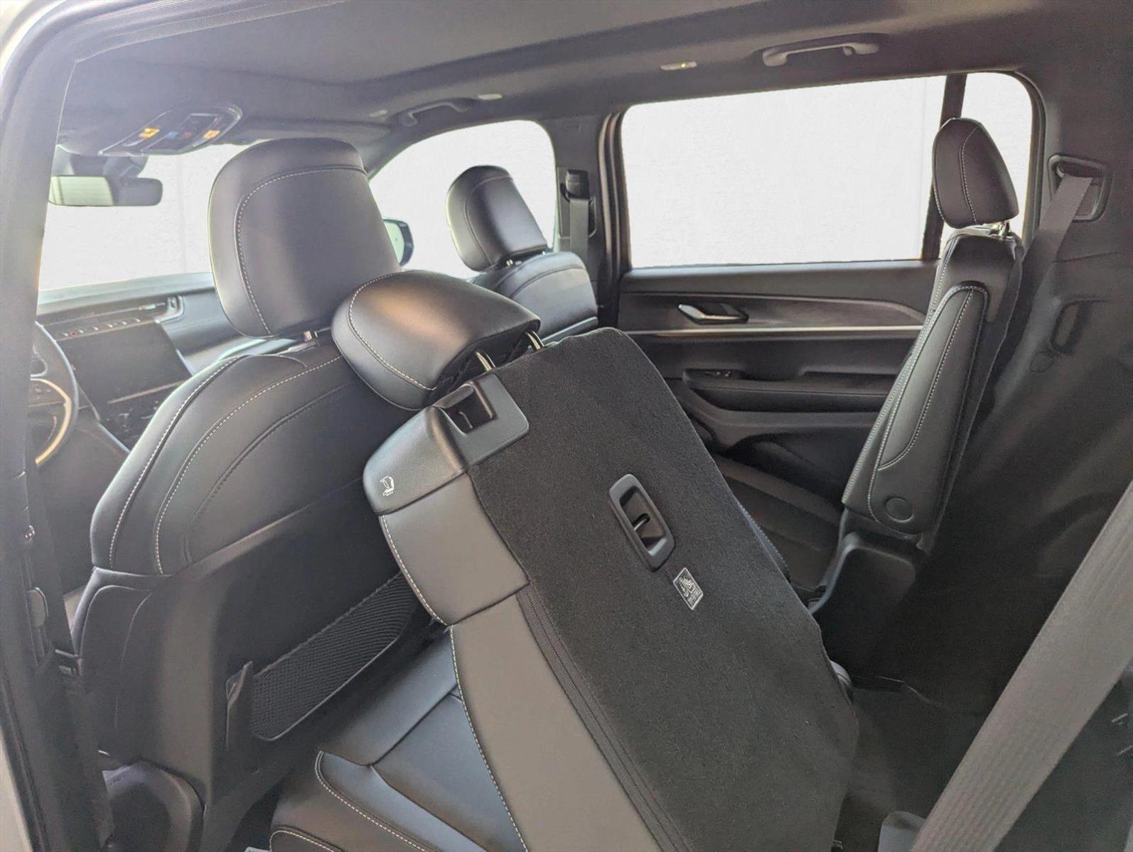 2025 Jeep Grand Cherokee L Limited - Photo 17