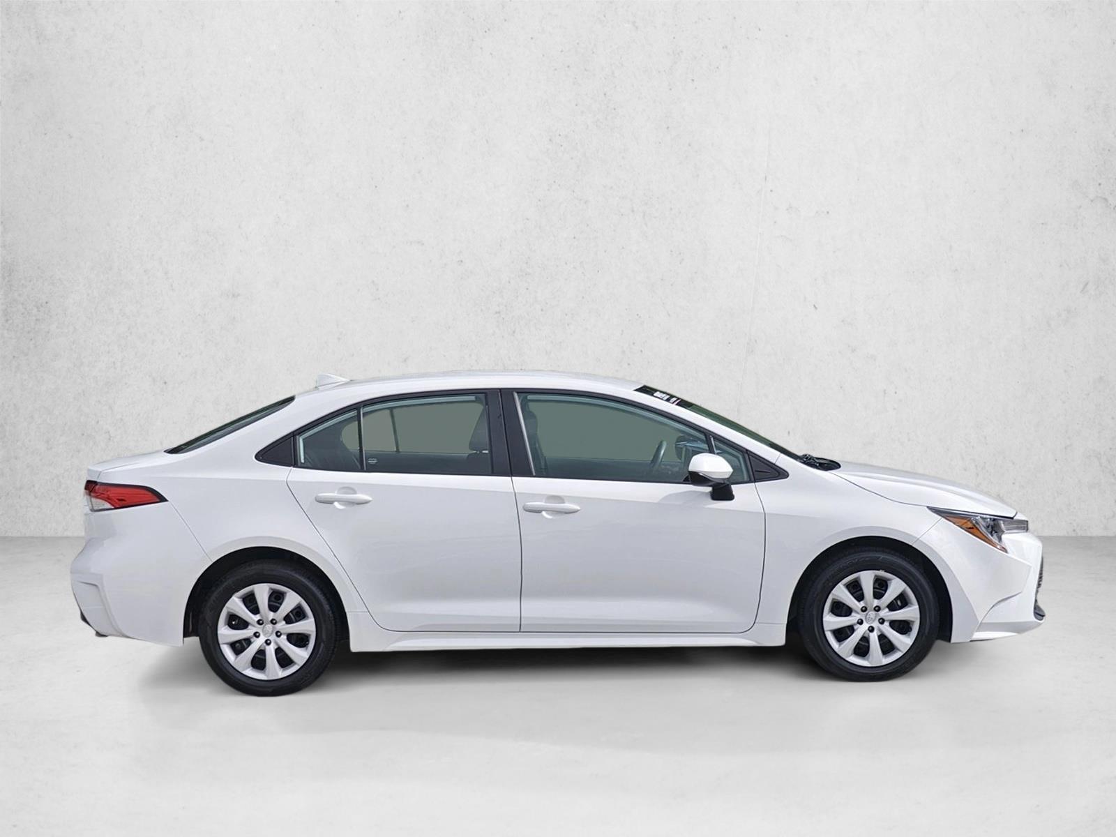 2024 Toyota Corolla LE photo 4
