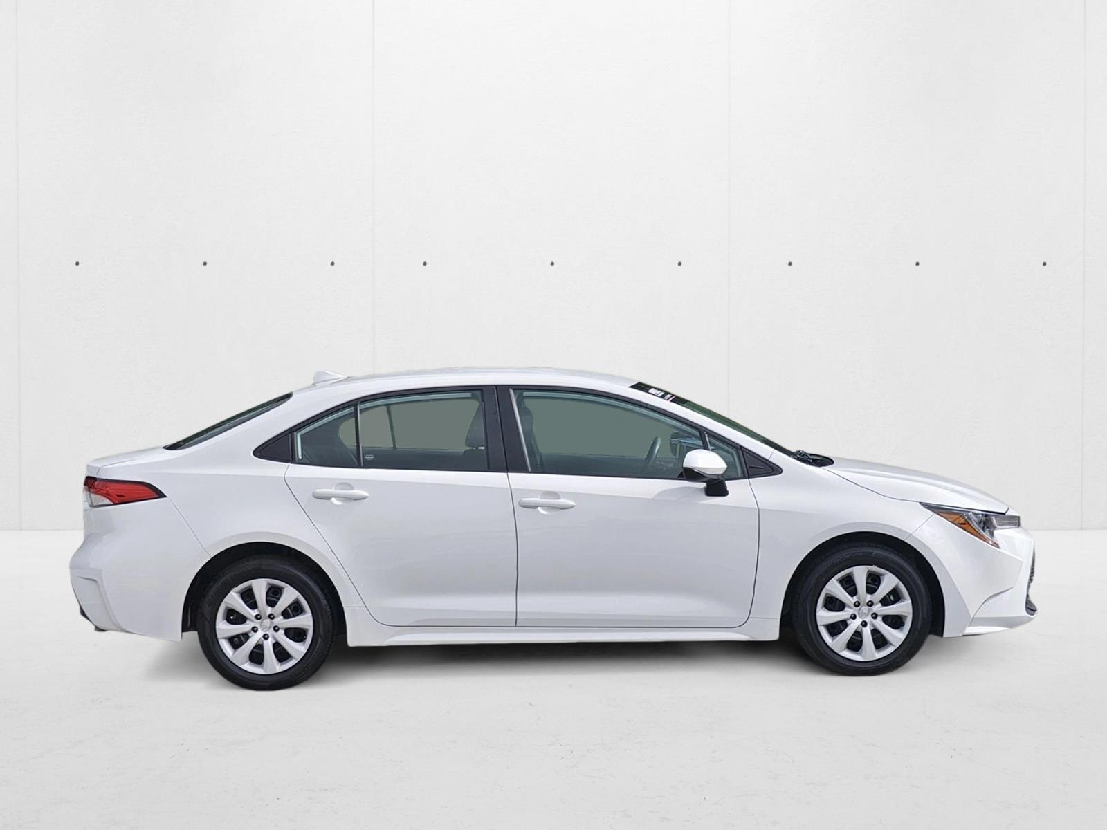 2024 Toyota Corolla LE photo 4