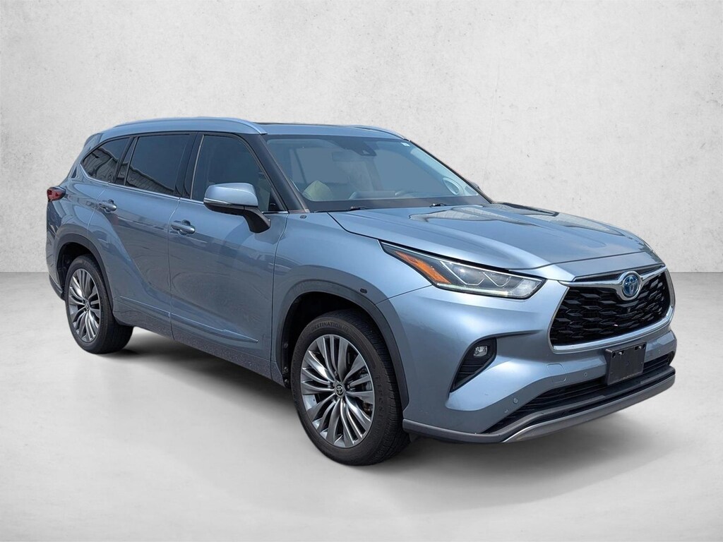 Used 2022 Toyota Highlander Hybrid Platinum Sport Utility