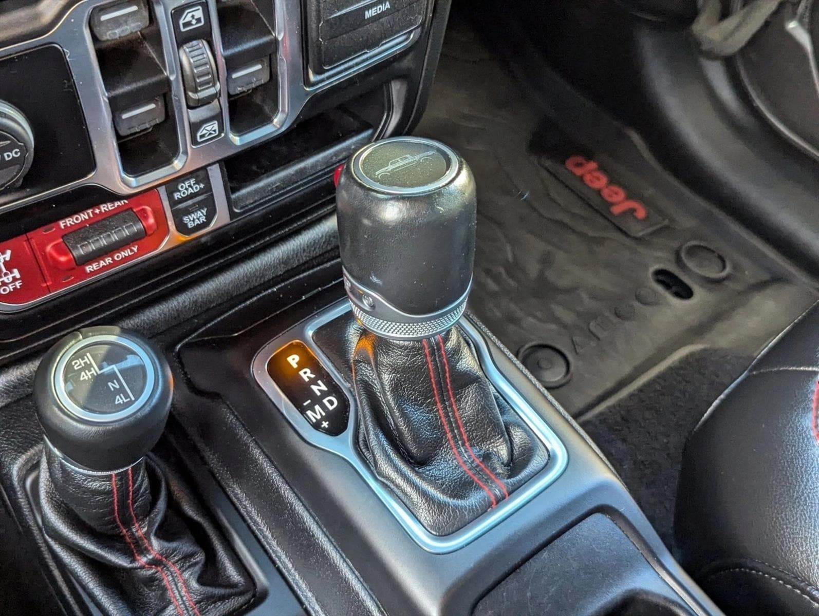 2020 Jeep Gladiator Rubicon - Photo 12