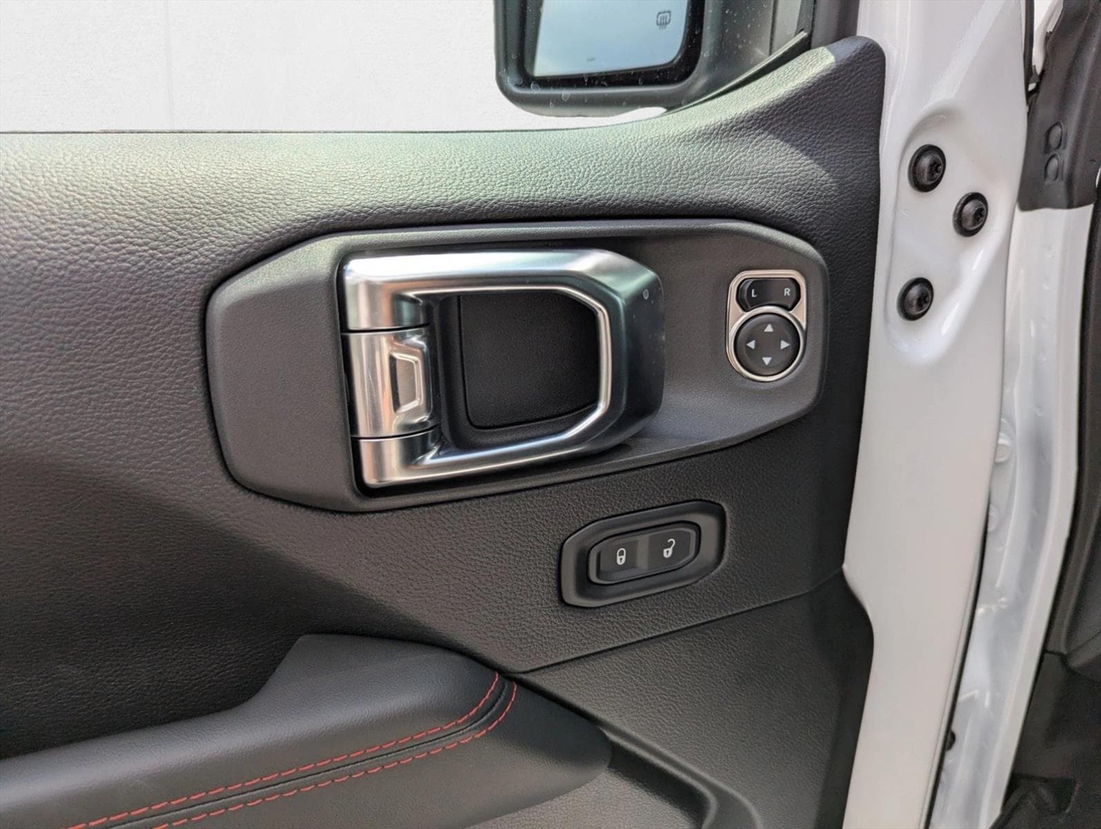 2025 Jeep Wrangler 4-Door Rubicon - Photo 14