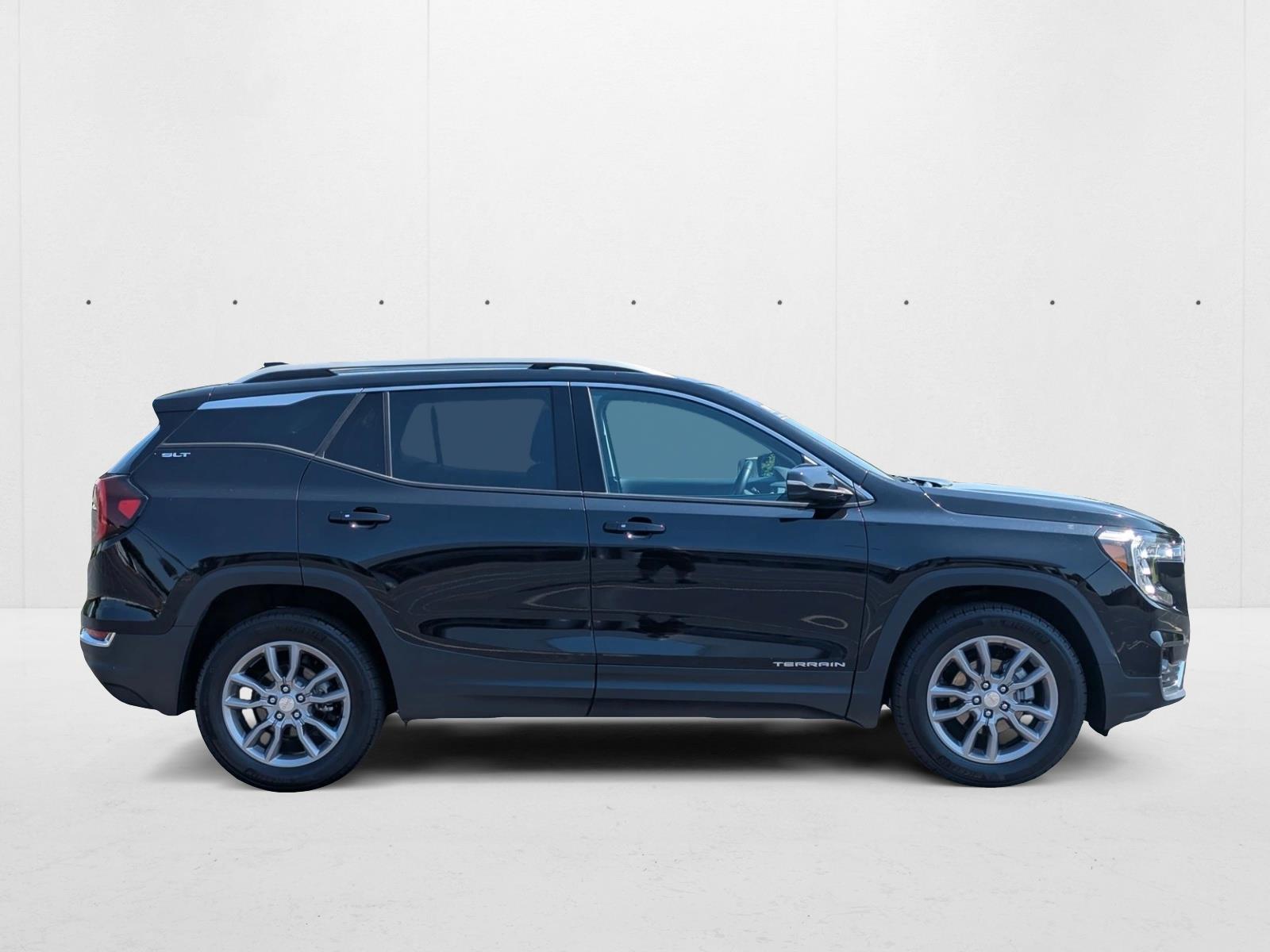 2024 Gmc Terrain SLT photo 3