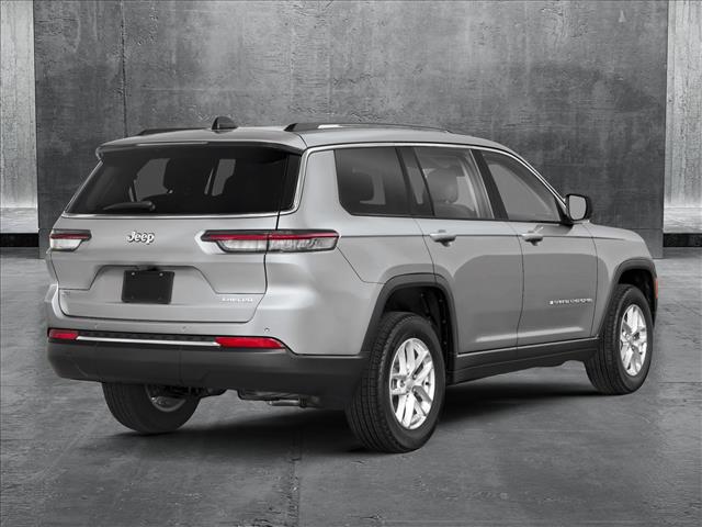 2025 Jeep Grand Cherokee Limited photo 2