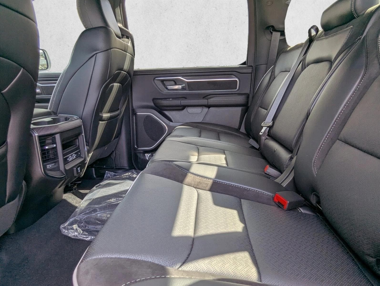 2026 RAM 1500 Laramie - Photo 26