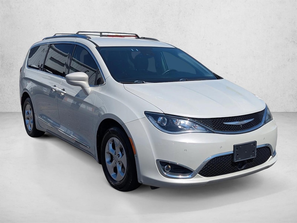 Used 2017 Chrysler Pacifica Touring-L Plus Mini-van Passenger