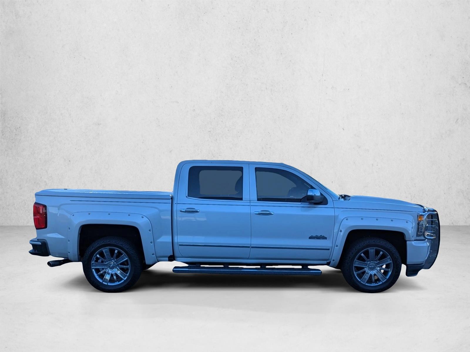 2017 Chevrolet Silverado 1500 High Country photo 4