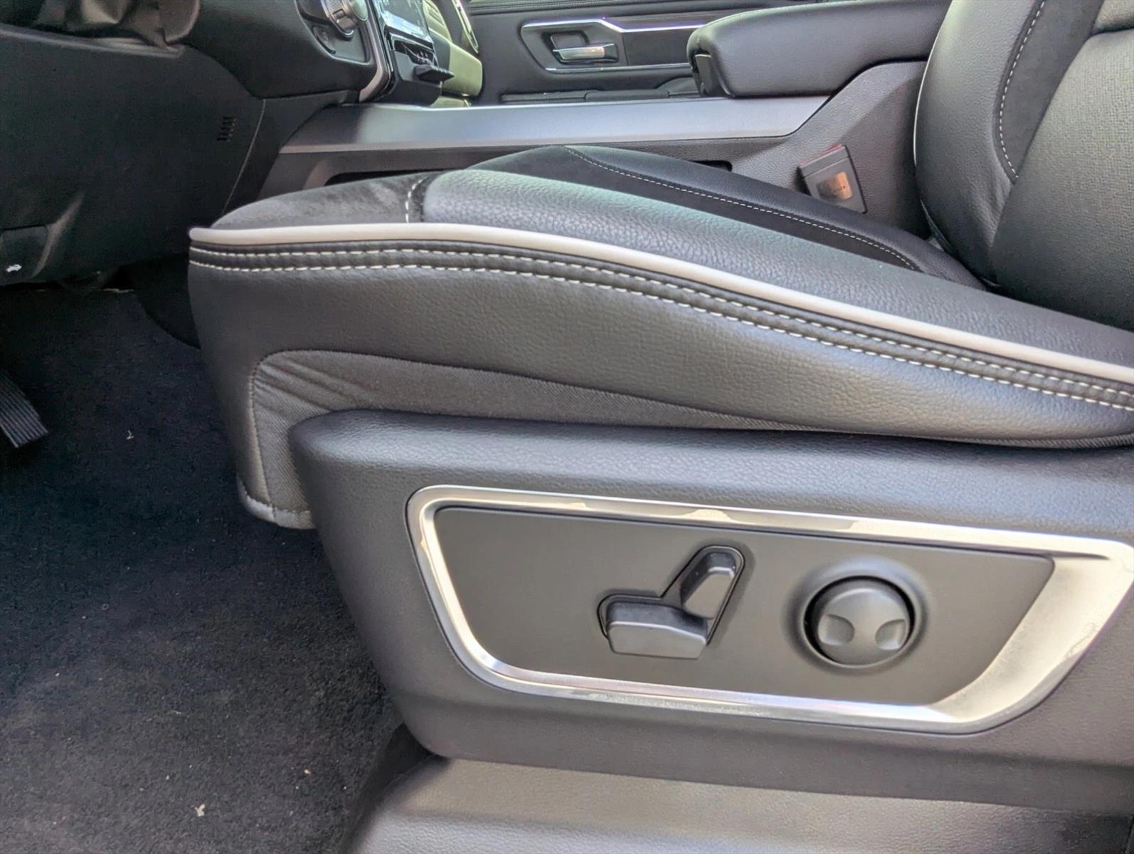 2026 RAM 1500 Laramie - Photo 11