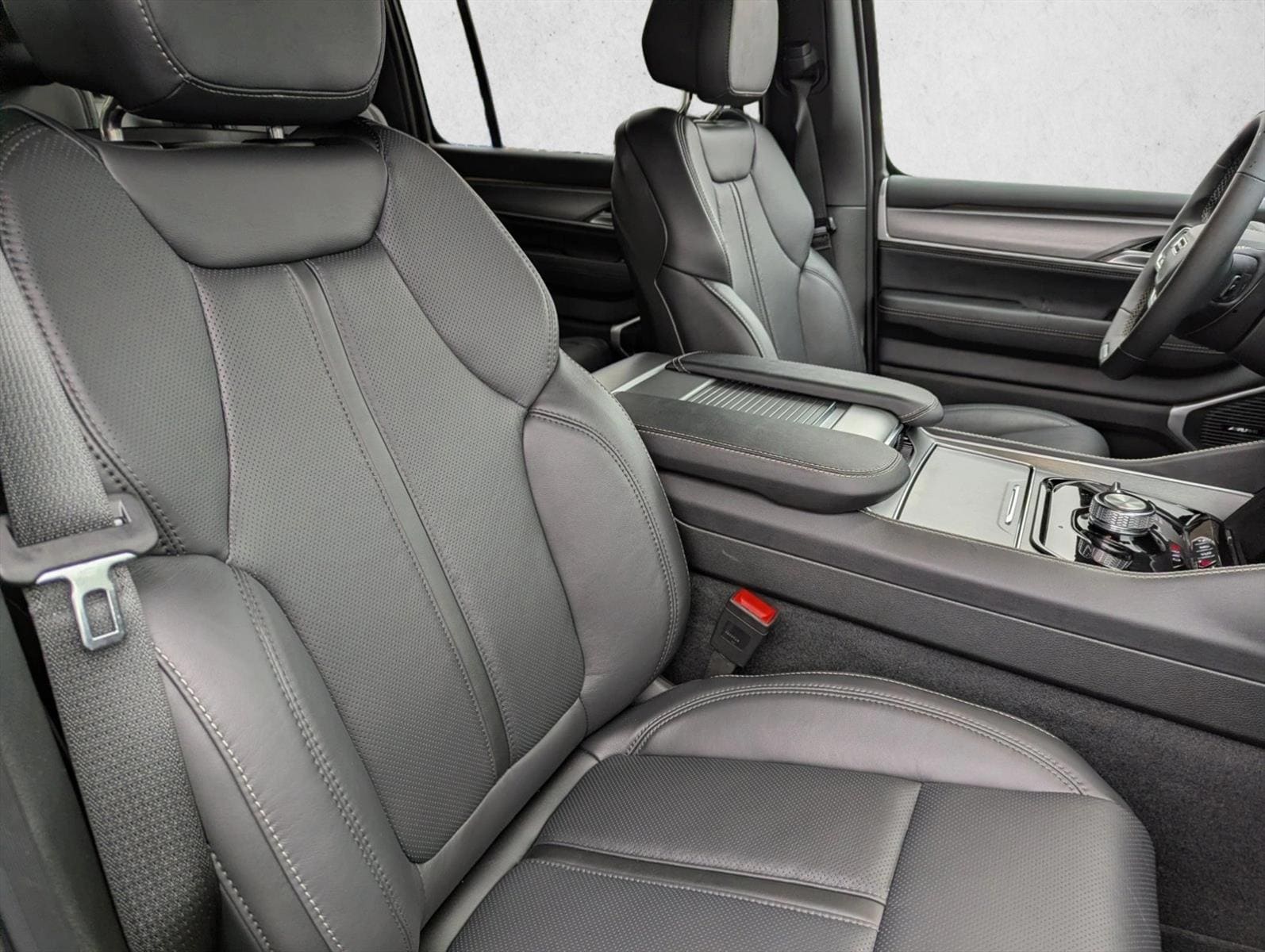 2025 Jeep Wagoneer Series II - Photo 26