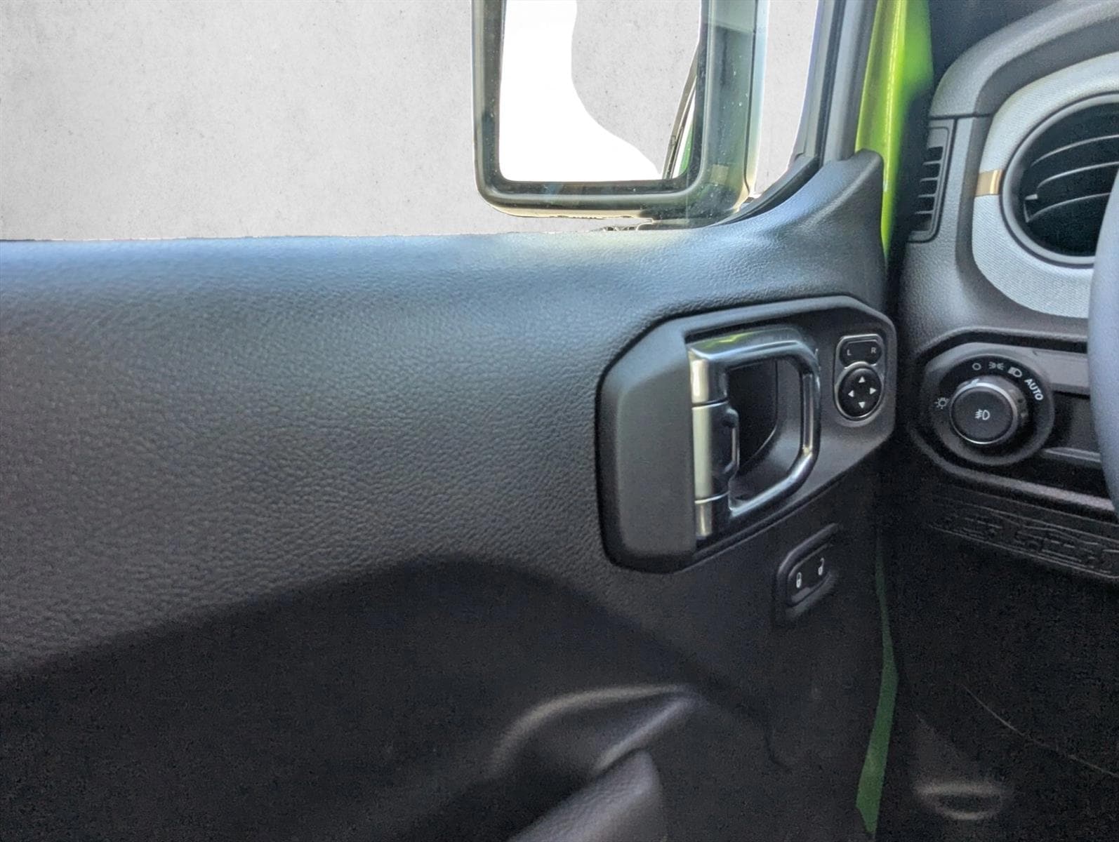 2025 Jeep Wrangler 4-Door Willys - Photo 10