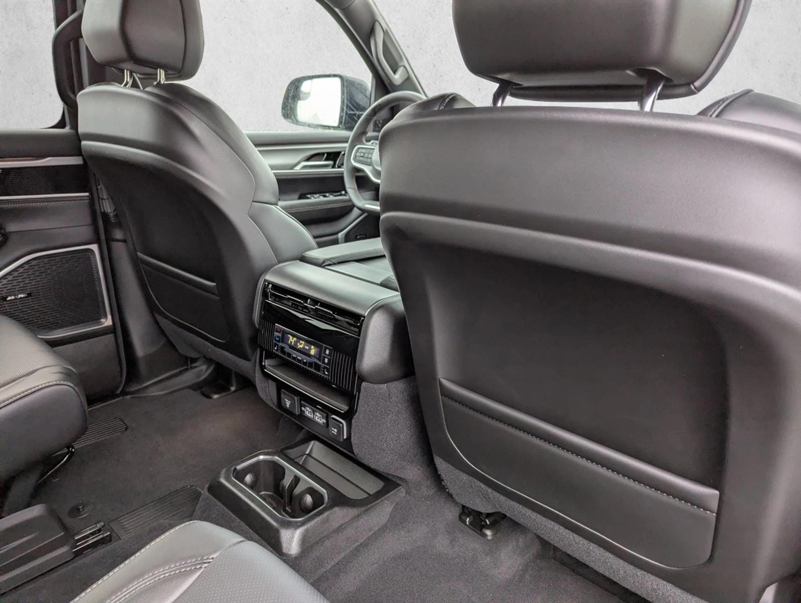 2025 Jeep Wagoneer Series II - Photo 27