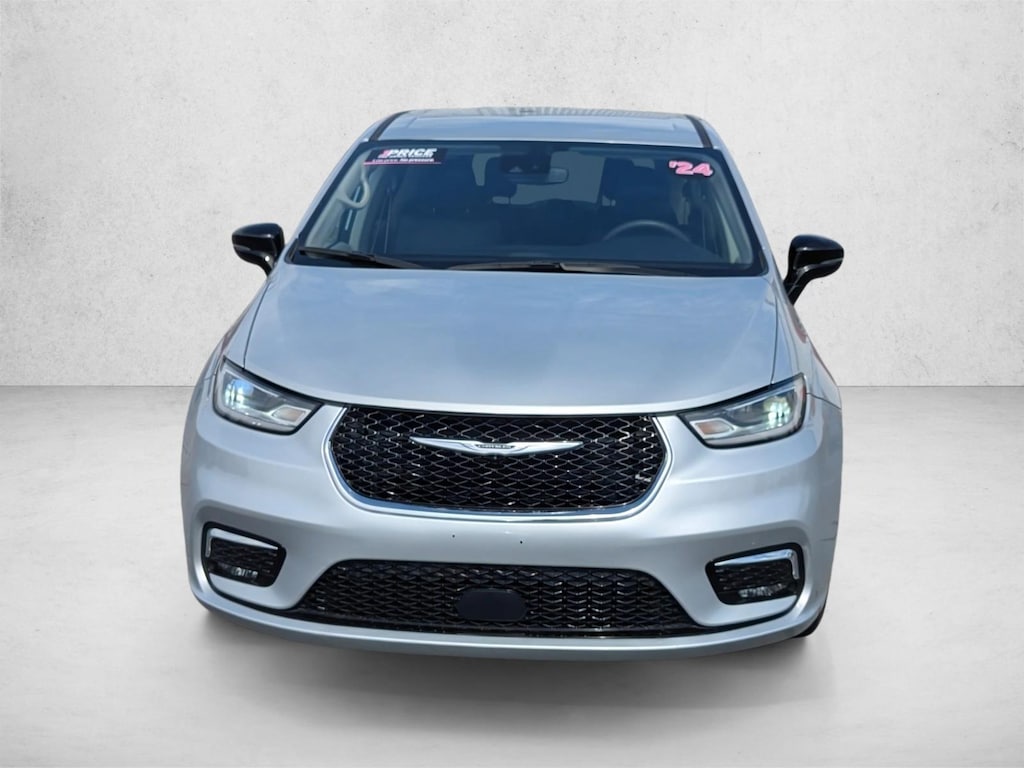 Used 2024 Chrysler Pacifica Touring L Mini-van Passenger