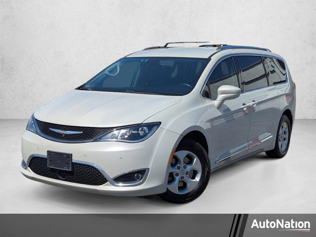 Used 2017 Chrysler Pacifica Touring-L Plus Mini-van Passenger