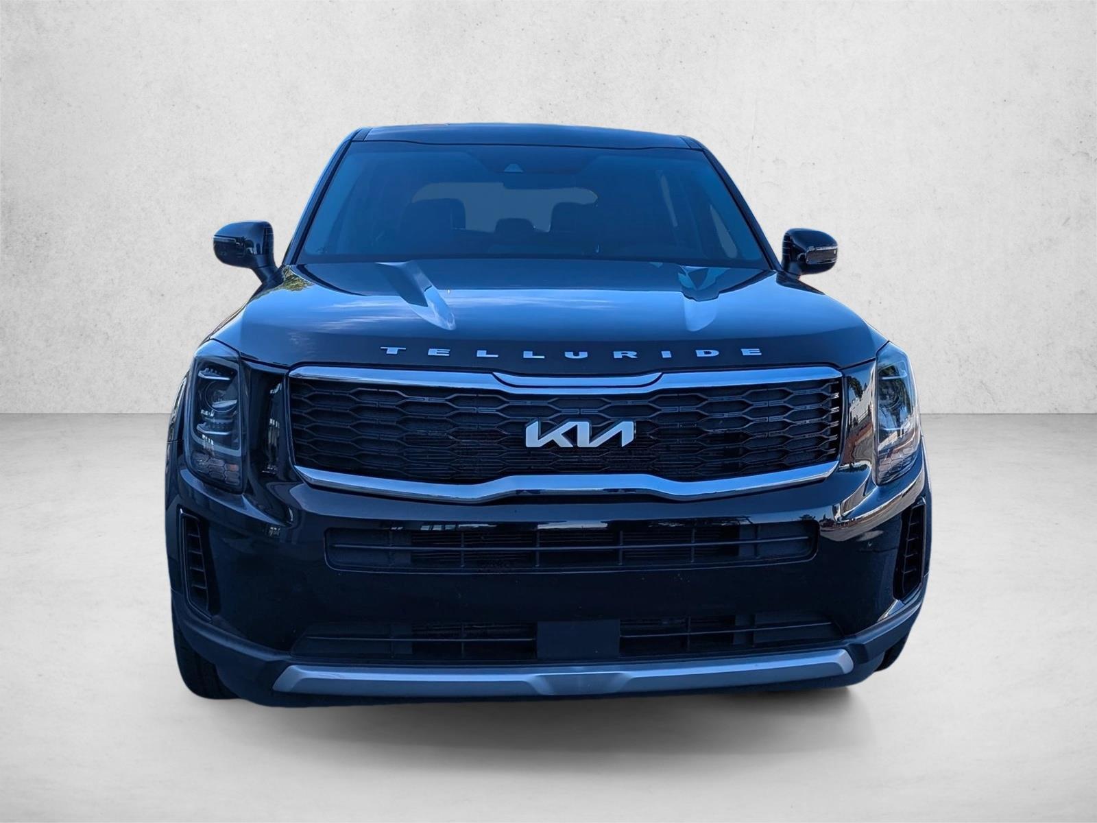 2022 Kia Telluride LX photo 2