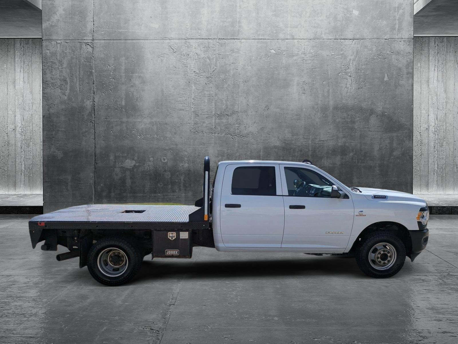 2021 Ram 3500 Tradesman photo 4