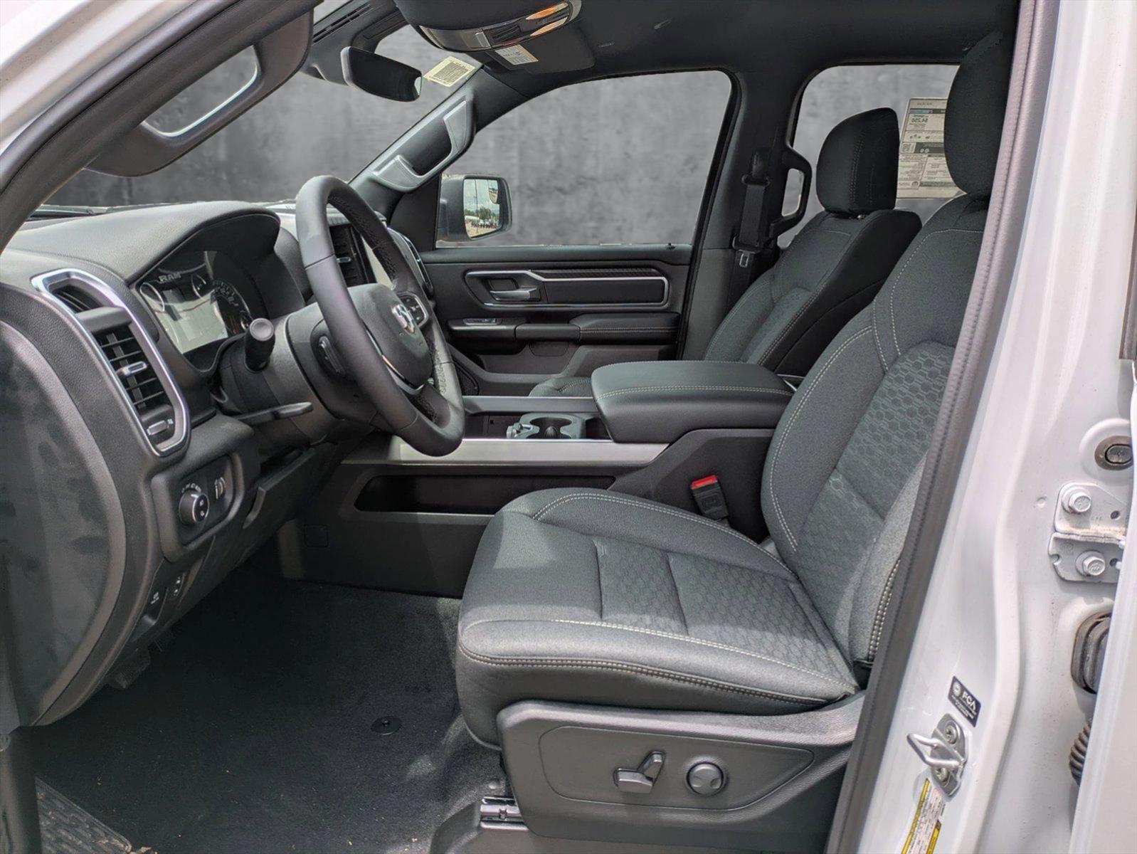 2025 Ram 1500 Big Horn photo 4