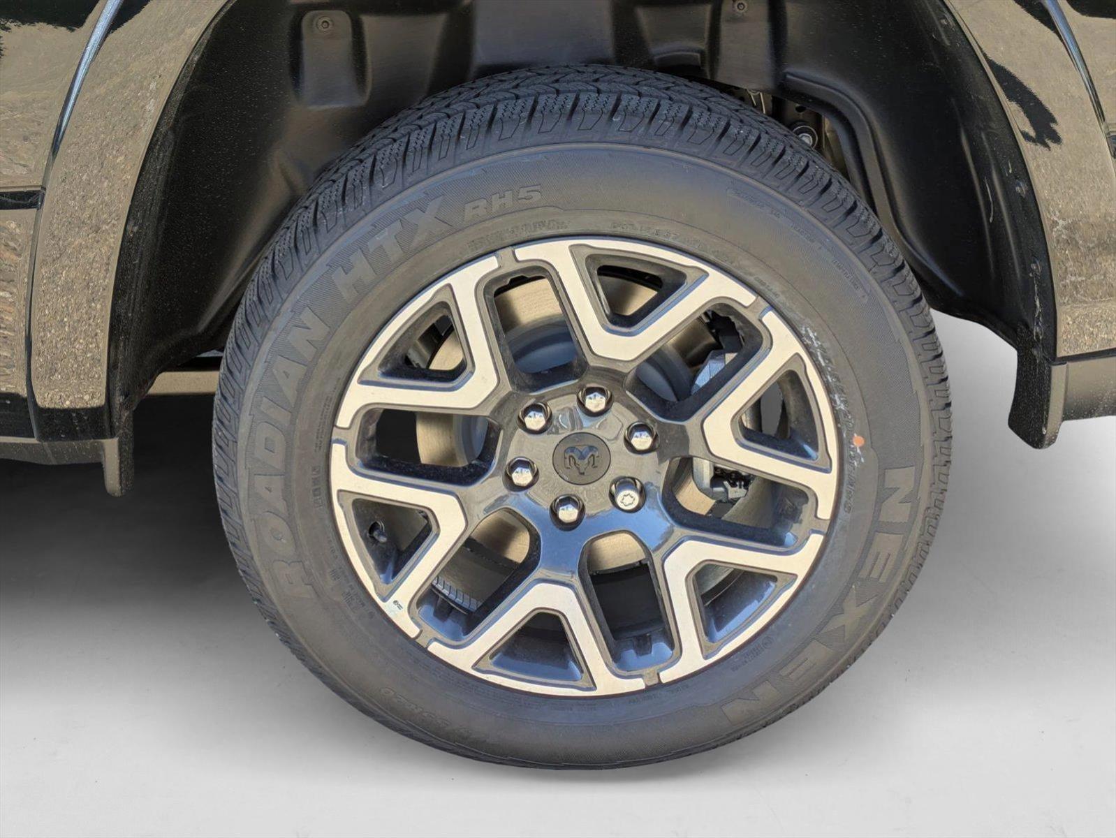 2025 RAM 1500 Laramie - Photo 10