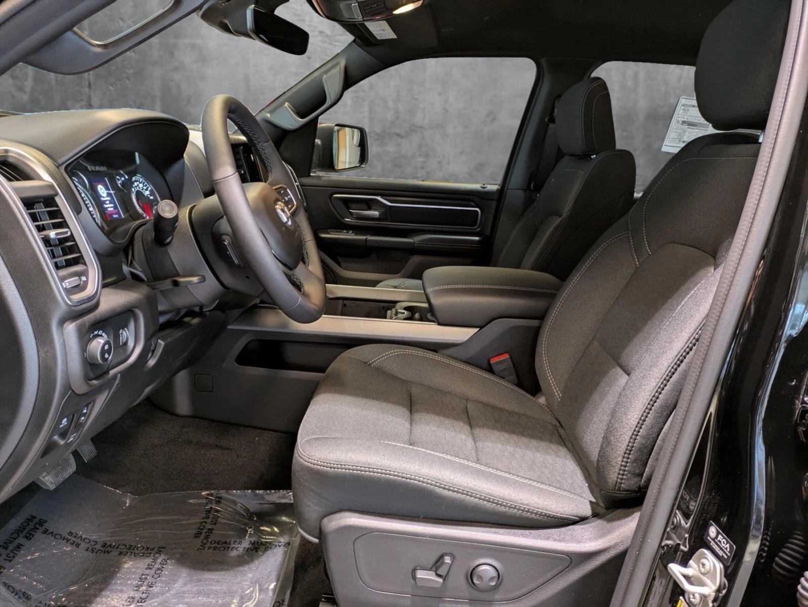 2025 Ram 1500 Big Horn photo 4