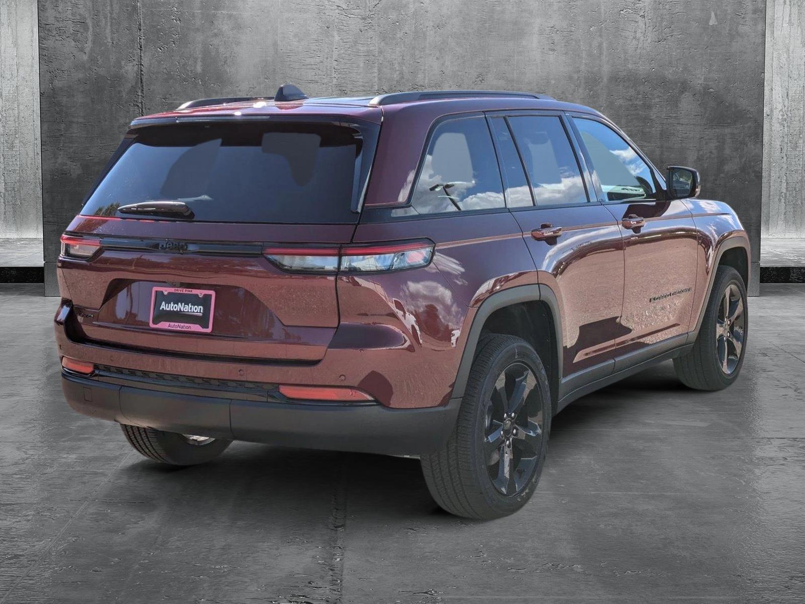 2024 Jeep Grand Cherokee Altitude X photo 2