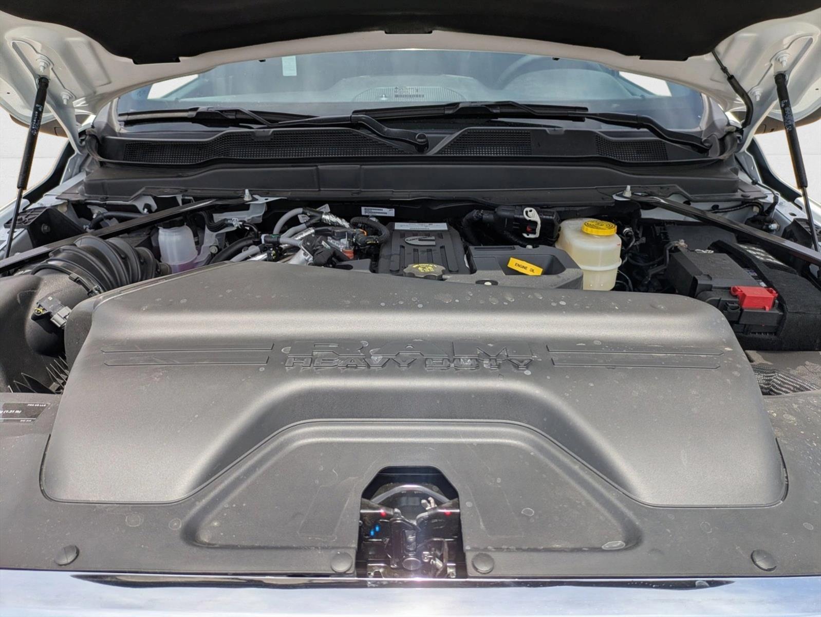 2025 RAM 3500 Tradesman - Photo 17