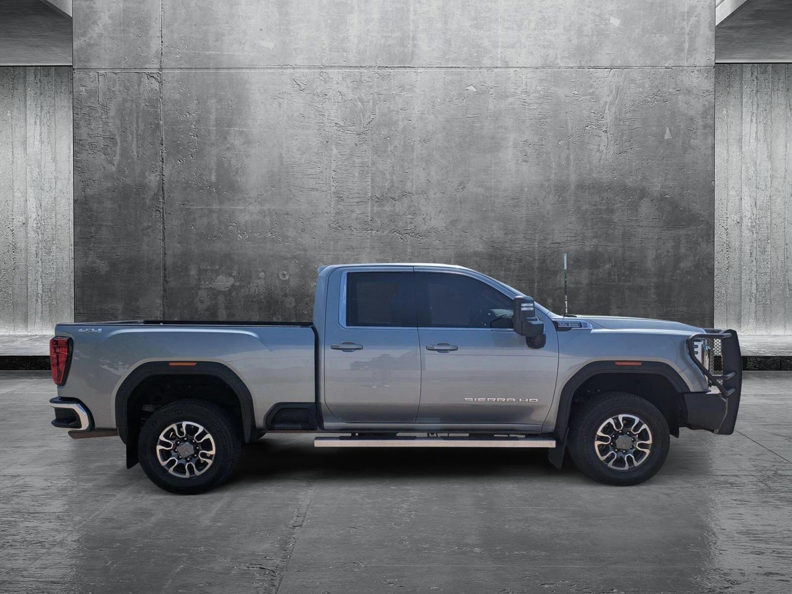 2024 Gmc Sierra HD SLE photo 4